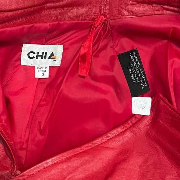 Women’s Cherry Red Mini Skirt Vintage Chia Leather Size 4 EUC - Picture 6 of 6